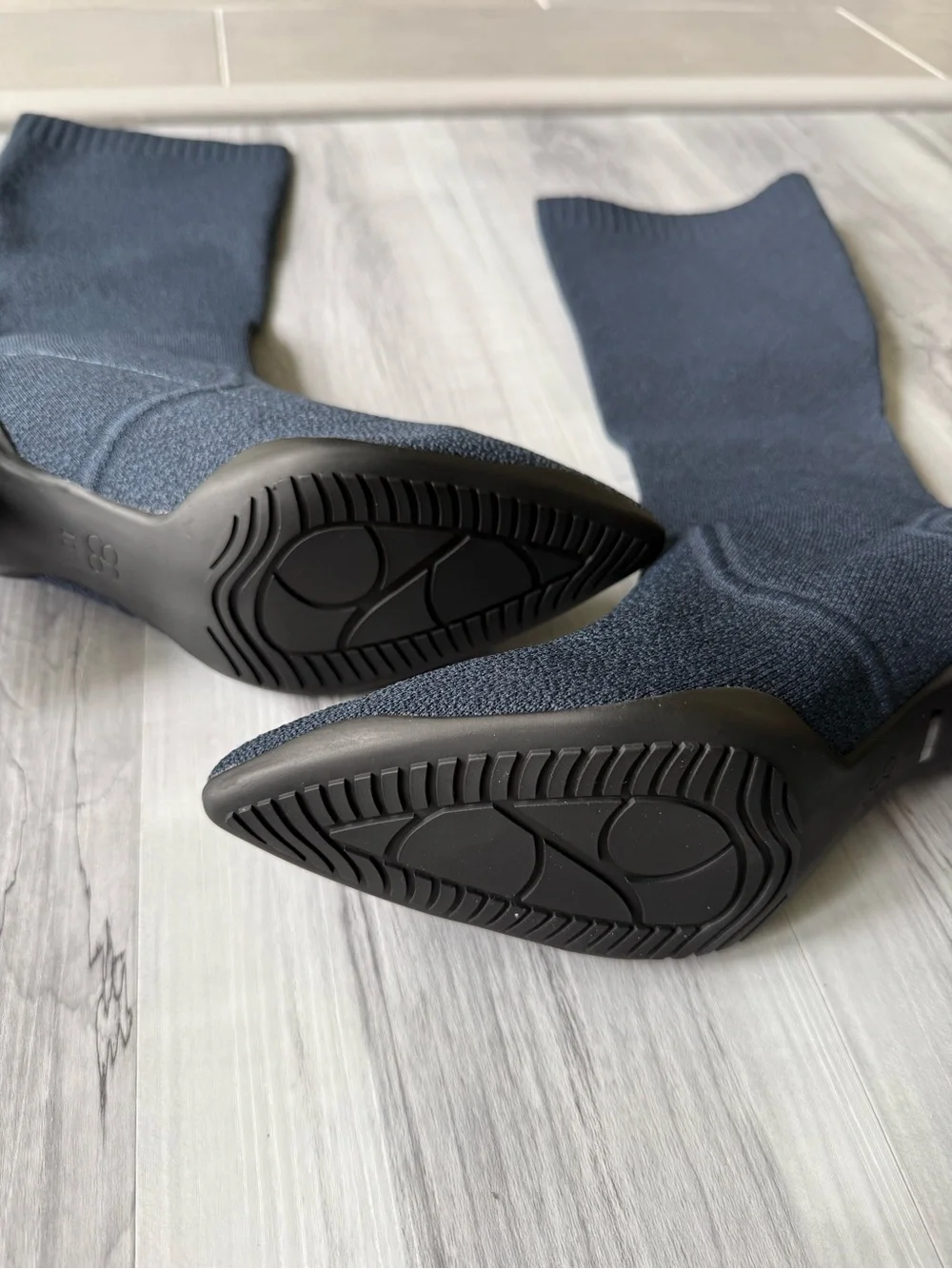 Cozy Island Textured Knee high Knit Boots in Navy
